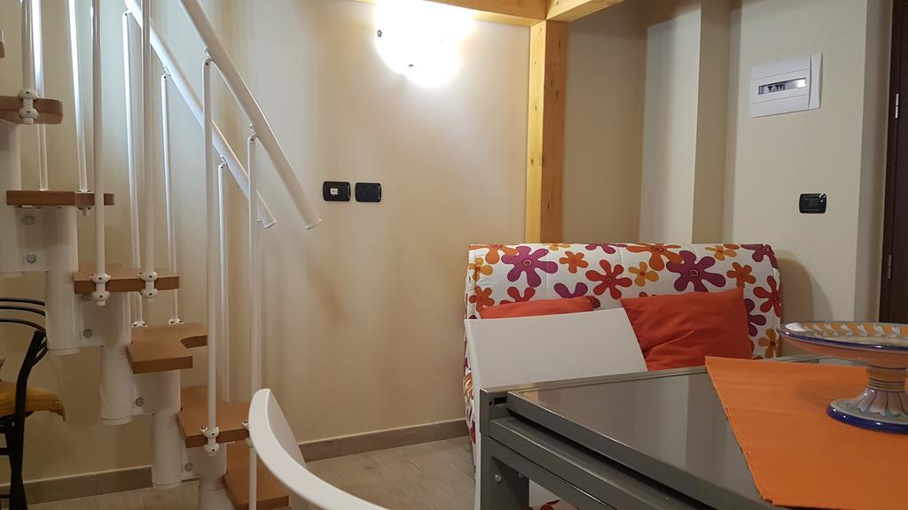 Loft Al Vicoletto Sul Mare Lägenhet Letojanni Exteriör bild